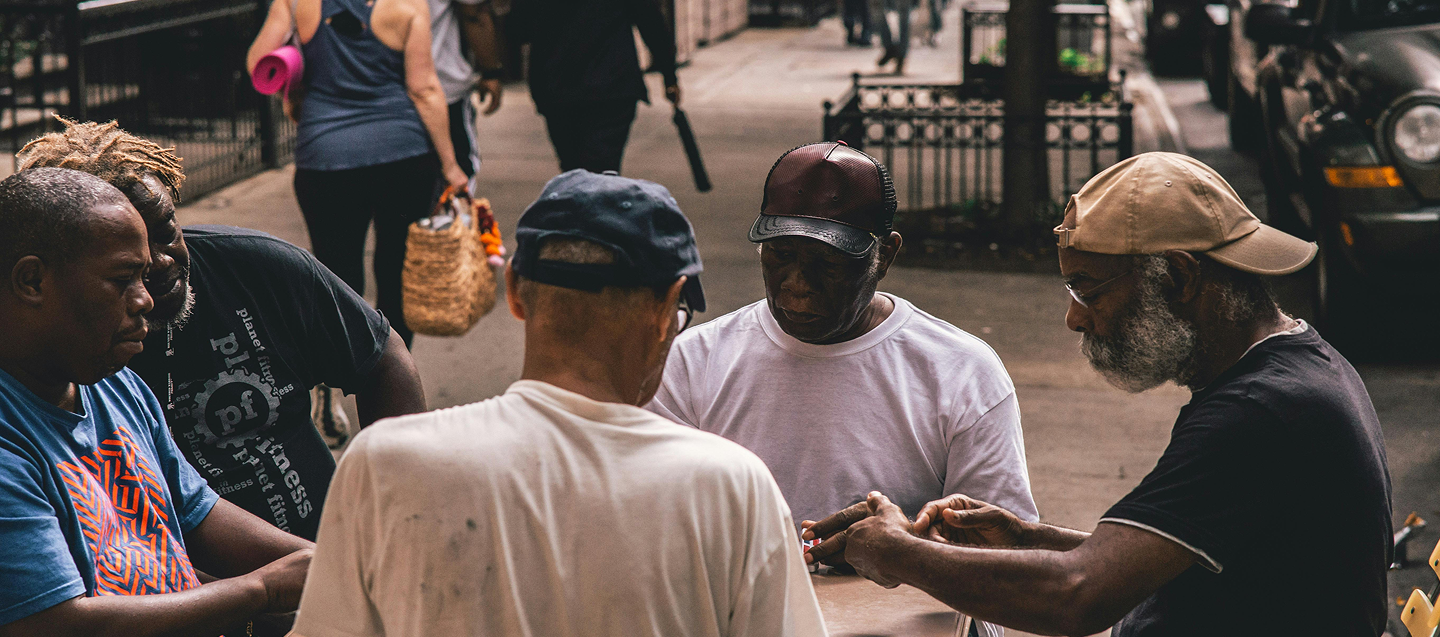  Varias pessoas em circulo