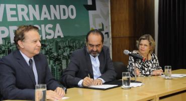 Prefeito Alexandre Kalil assina compromisso de desenvolvimento de políticas públicas de atendimento aos direitos das mulheres e de construção de uma sociedade com maior igualdade de gênero