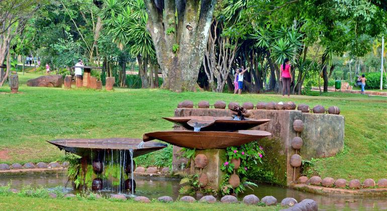 Imagem da fonte do Parque Ecológico Roberto Burle Marx