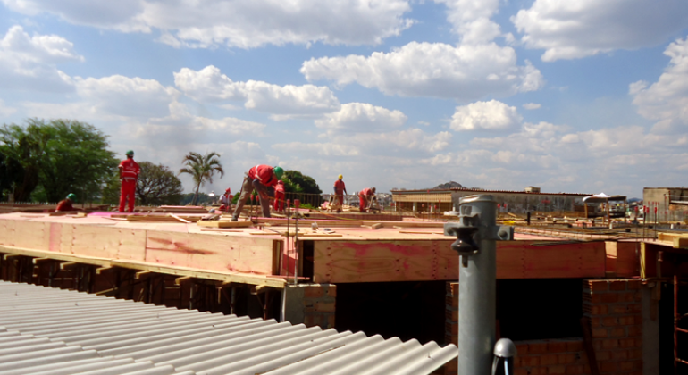 Obras de novo centro de saúde Vera Cruz, na região Leste.