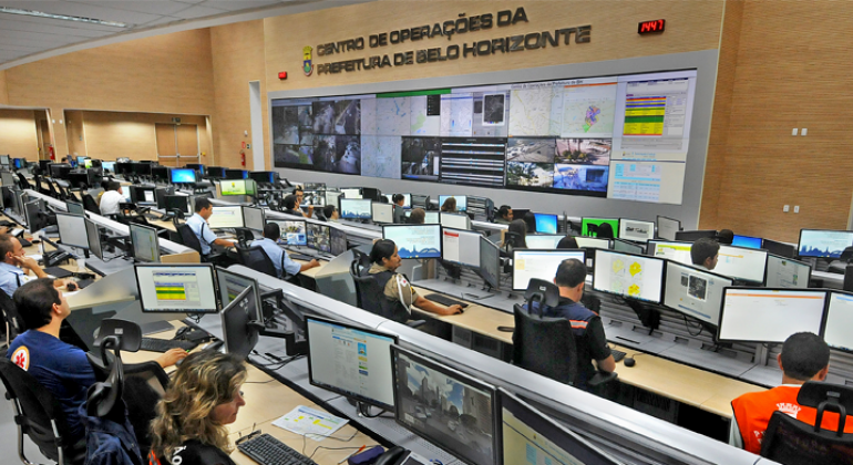 Sala do Centro Integrado de Operações da Prefeitura de Belo Horizonte